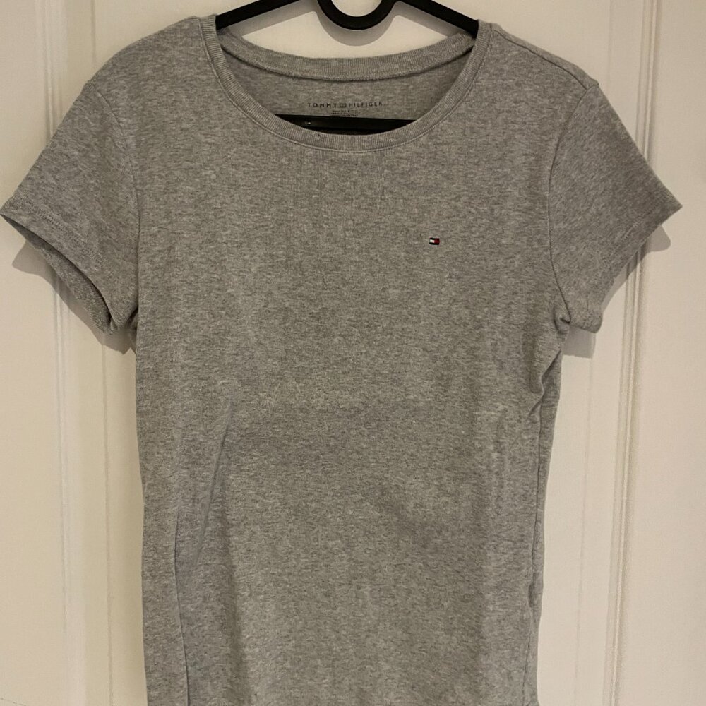 Grey t-shrit
